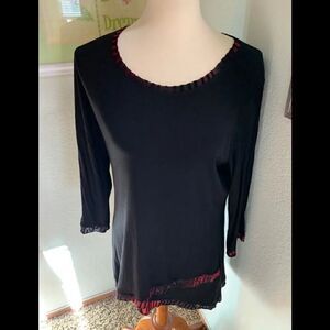 Peter Nygard 3/4 Sleeve Black & Red Tunic #023